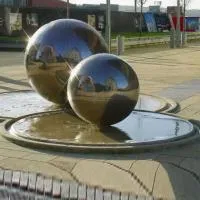 Фонтан из 2 стальных шаров (518906) ∅ 1 и ∅ 1,5 м. Красноярск 