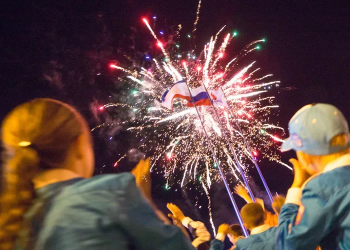 Парковый фейерверк — Красноярск <p>
Парковый фейерверк что это и где можно заказать парковый фейерверк на Новый год. Главное, что выделяет парковый фейерверк в списке прочих равных – это высота, на которой срабатывают пиротехнические элементы данного типа фейерверков. По отношению к уровню земли максимальная высота пиротехнического эффекта паркового фейерверка 35-50 метров...<br>
</p> организация и проведение фейерверк шоу от магазина пиротехники  | krasnoyarsk.piroclub.ru